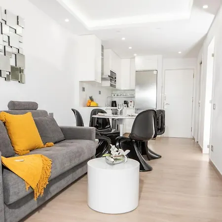 Luxury Boutique In Torres Del Sol Daire