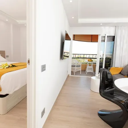 Luxury Boutique In Torres Del Sol Appartement
